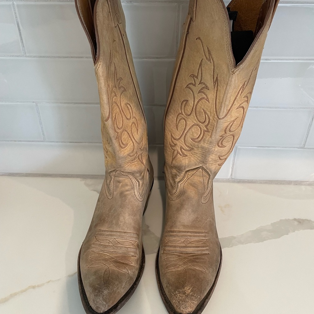 Womens Nocona Boots Sz 6.5. Cowboy Boots